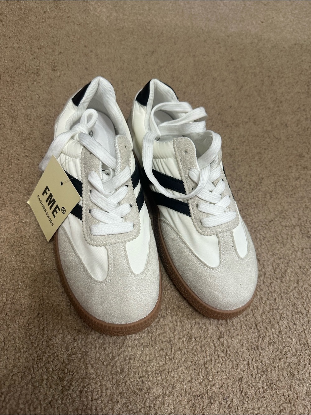 Classic White Sneakers with Black Stripe and Gum Sole